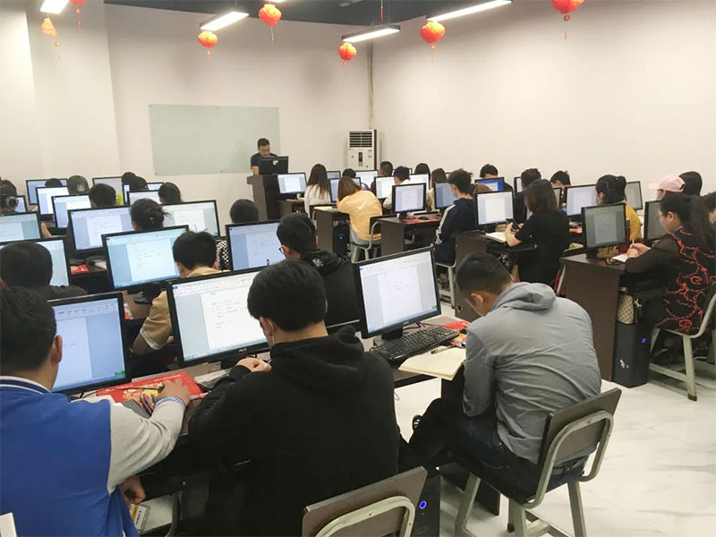 ����ɭ����