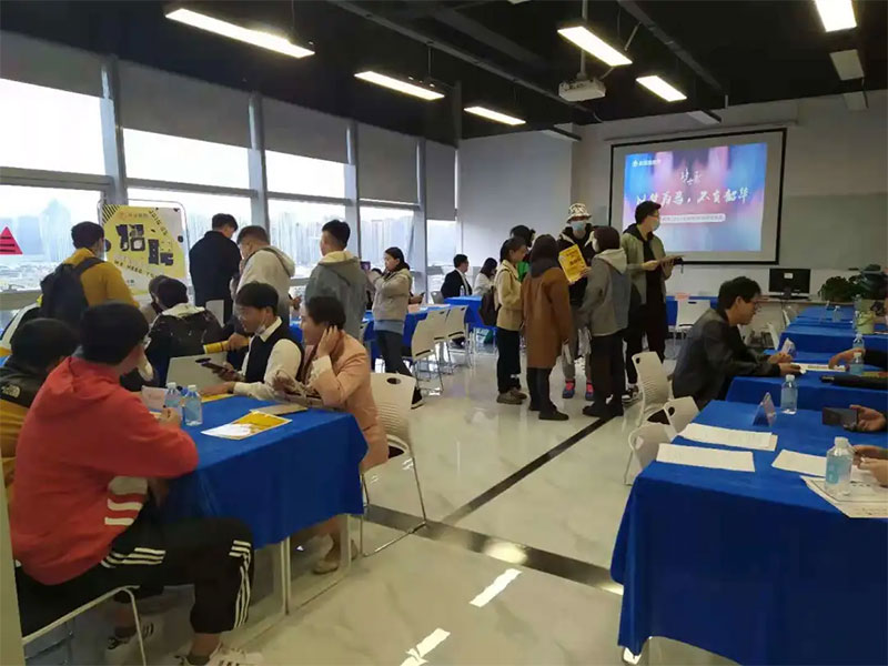 ����ɭУ�@��Ƹ��