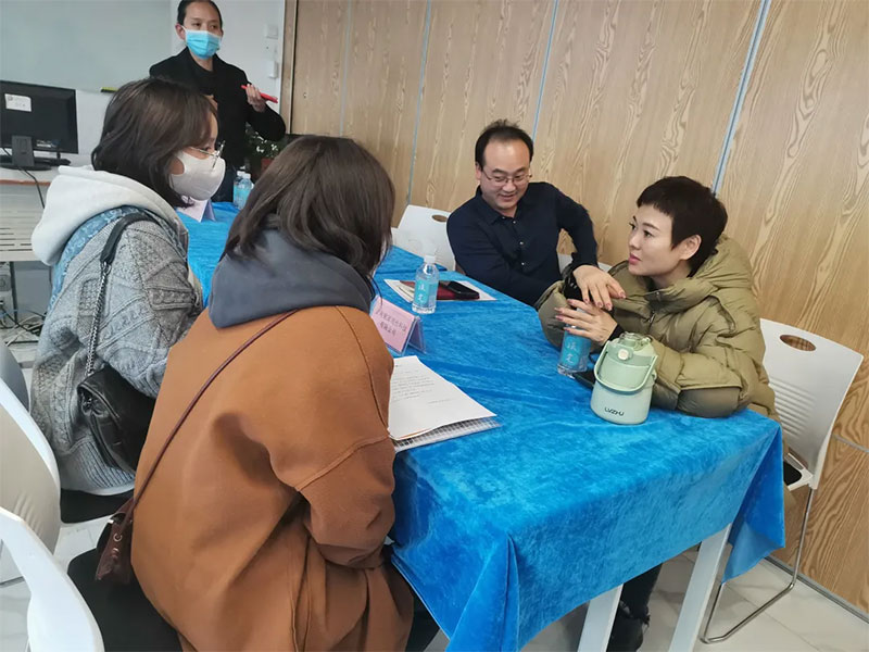 ����ɭУ�@��Ƹ��