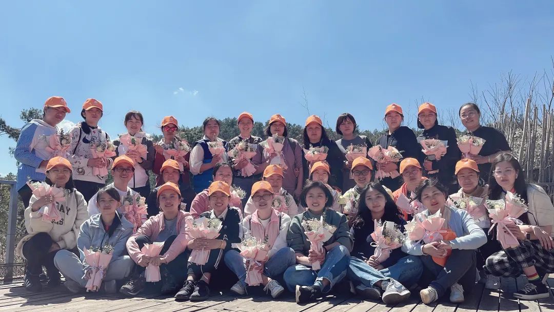 Ů��ح����ɭ�����_չ����F�����