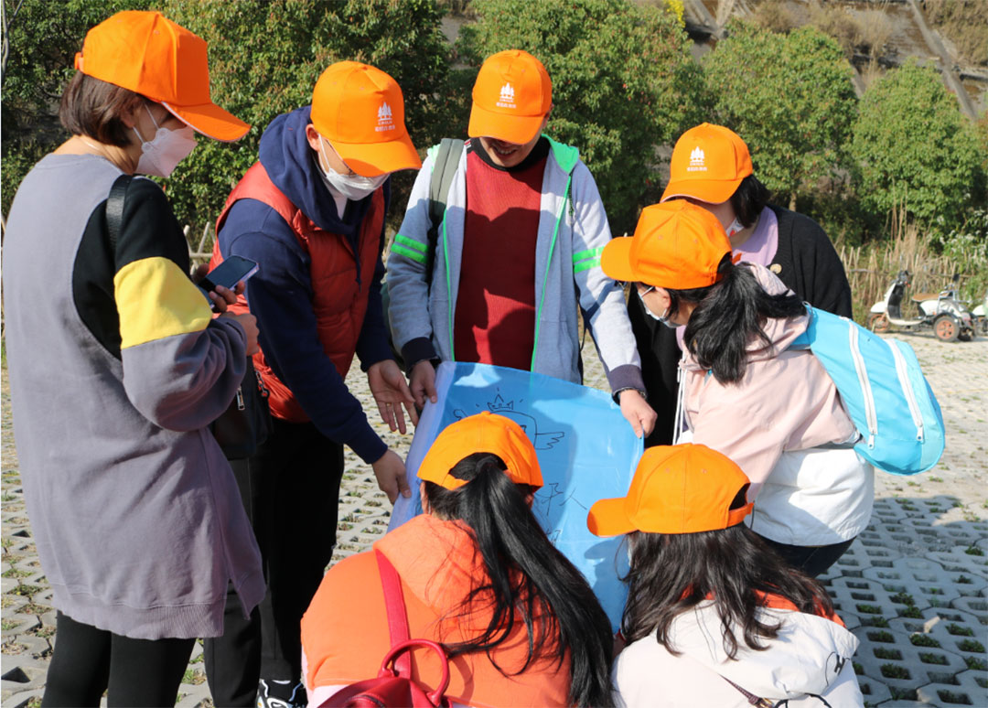 Ů��ح����ɭ�����_չ����F�����