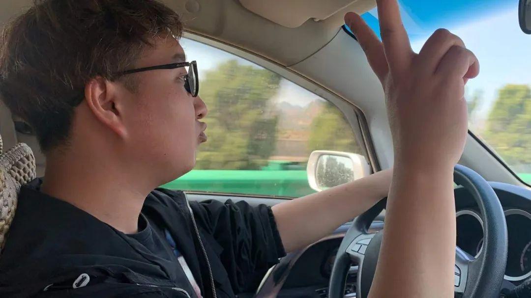 ����W�T�LՄ