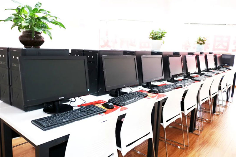 ����ɭ��������У�^�_�I