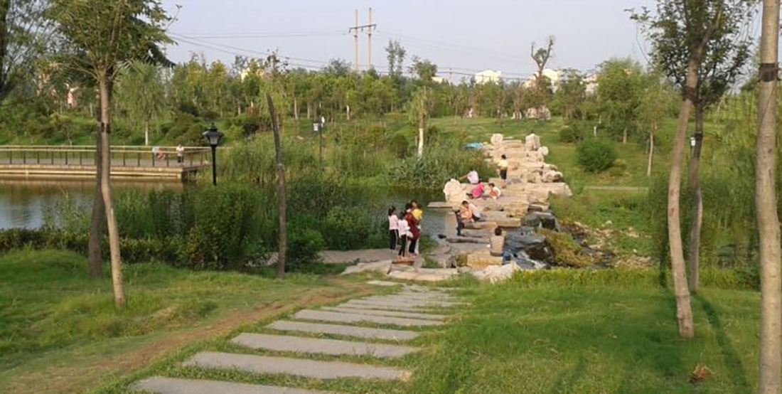 �ڽ��^�̌�����Ƭ