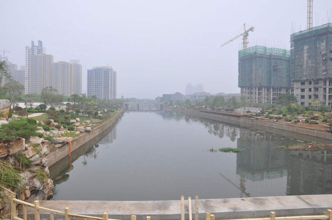 �ڽ��^�̌�����Ƭ