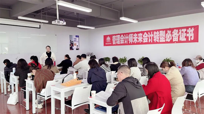 ����ɭ����