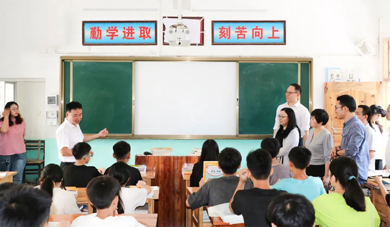 ����ɭ�������M�������_չ���ľ�ٛ���