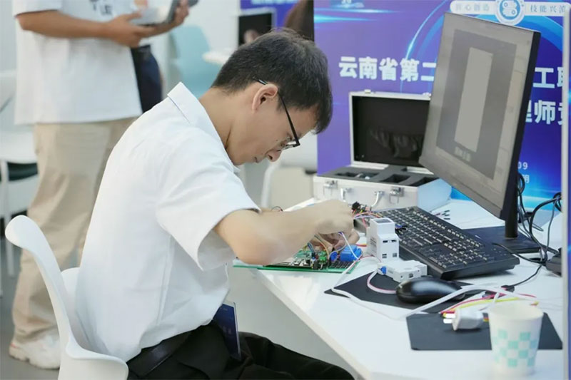 ����ʡ�ڶ�ʮһ�����I(y��)���ܴ�ِ��(sh��)�ֻ����펟��(j��ng)ِ