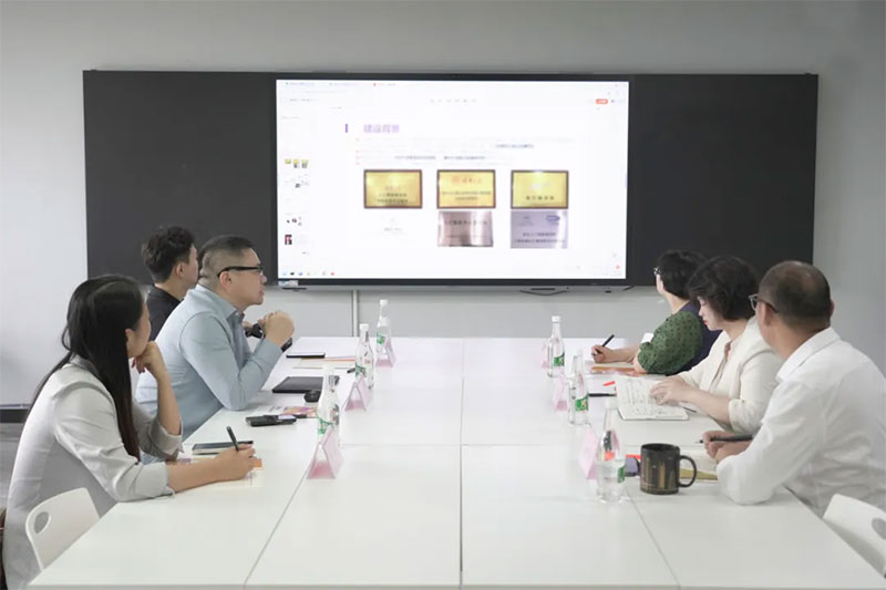 �������f�˹������о�Ժ�y�֐�(��i)��ɭ��������̽AI�x�ܽ������˳�