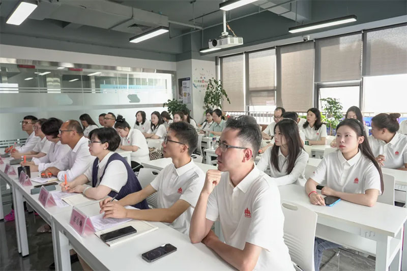 ����ɭ������28�ý̎����ܱ�ƴȼ���չ�