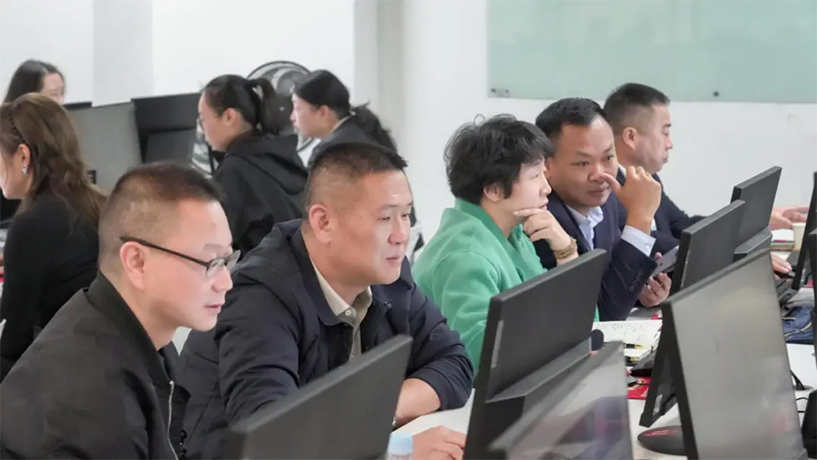 ����ɭ����AI�����w��(sh��)Ӗ(x��n)��Ӗ(x��n)�F(xi��n)��